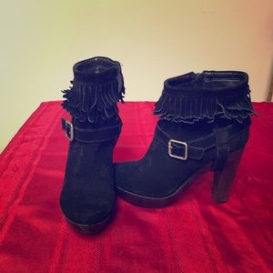 Juicy couture suede boots fringed w/bootstrap